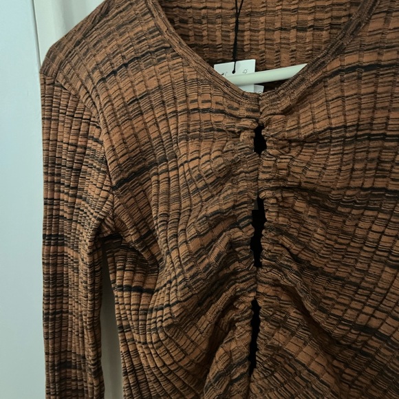 Zara Ruched Blouse - Picture 3 of 4